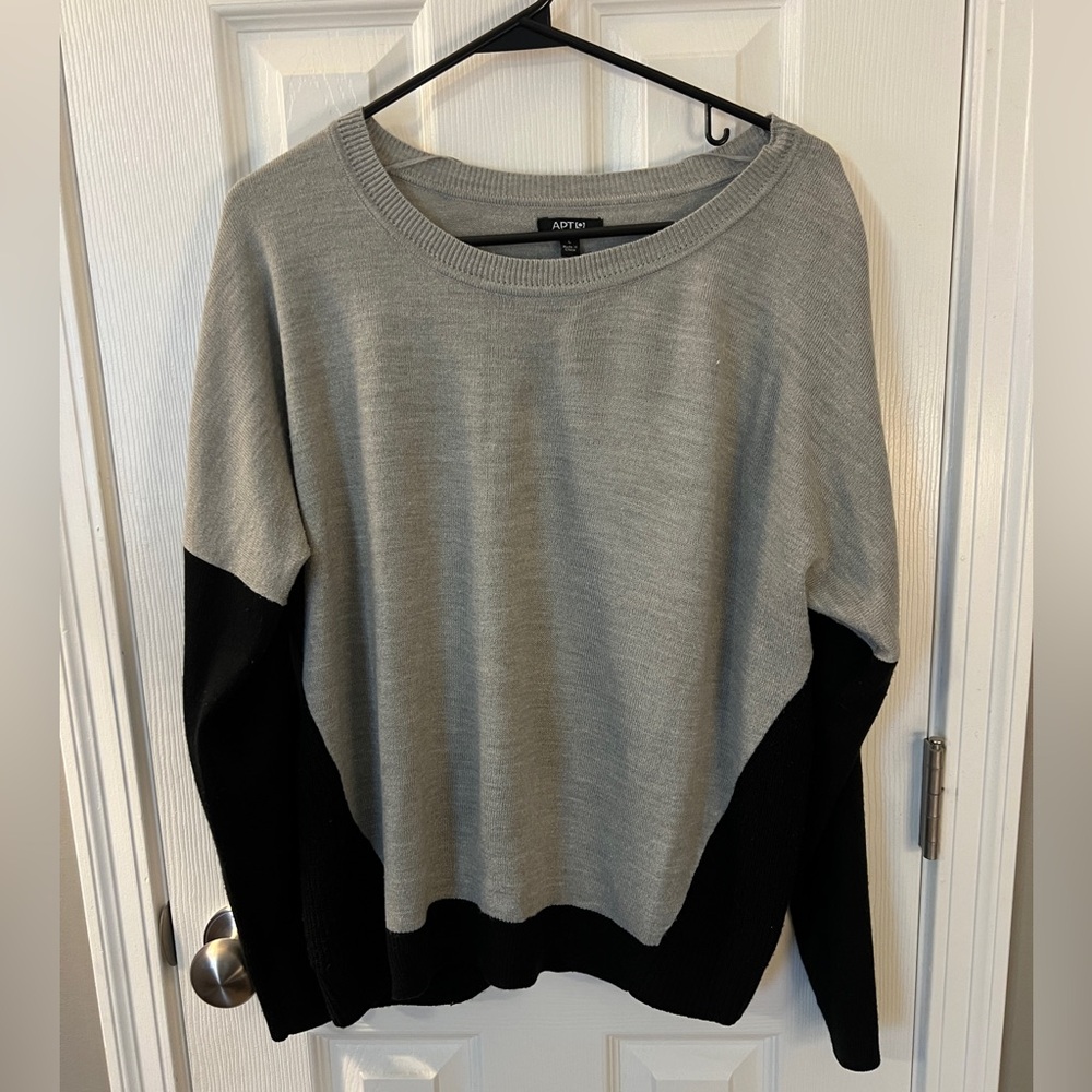 Apt. 9 Women's Two-Tone Gray and Black Sweater